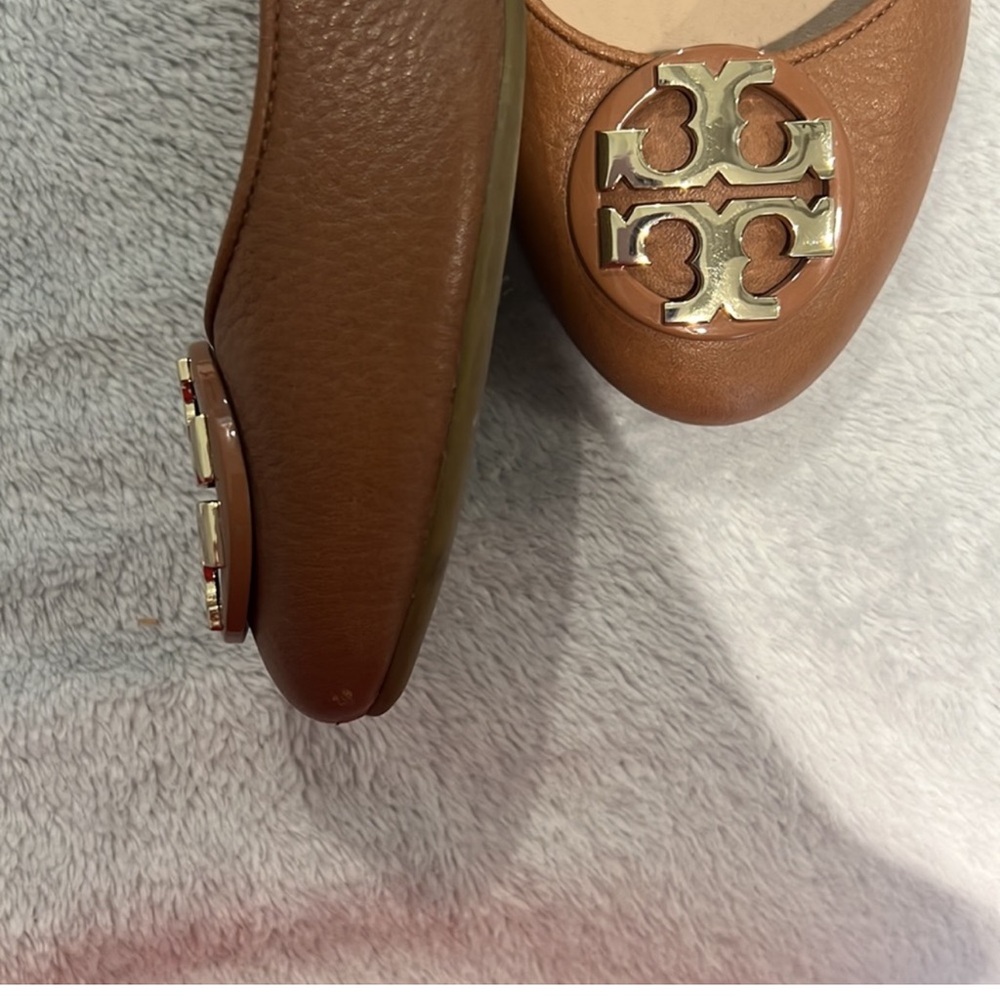 Tory Burch Tan Ballet Flats with Gold Logo - Picture 2 of 5